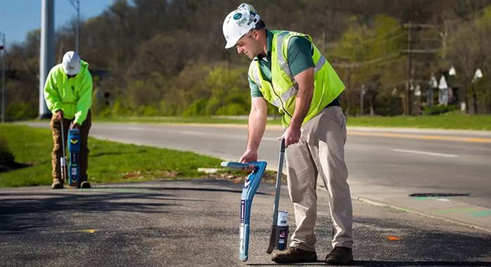 Acoustic pipeline detector